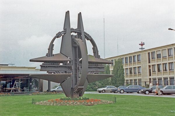 Символ НАТО в Брюсселе - Sputnik Южная Осетия