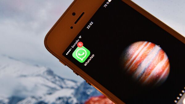 Иконка мессенджера WhatsApp на экране смартфона. - Sputnik Южная Осетия