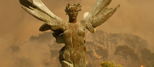 Крылатая статуя победы неподалеку от Олимпии, Греция Крылатая статуя победы неподалеку от Олимпии, Греция - Sputnik Южная Осетия