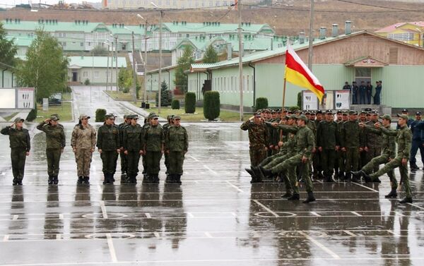 Женщины-военнослужащие МО РЮО выйдут на парад в форме нового образца - Sputnik Южная Осетия