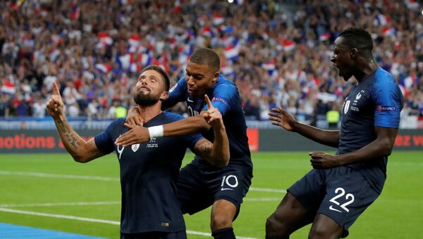 Оливье Жиру отпраздновал свой второй гол в матче Франция - Нидерланды - Sputnik Южная Осетия
