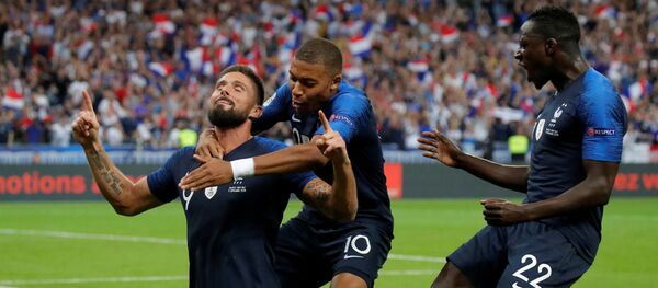 Оливье Жиру отпраздновал свой второй гол в матче Франция - Нидерланды - Sputnik Южная Осетия