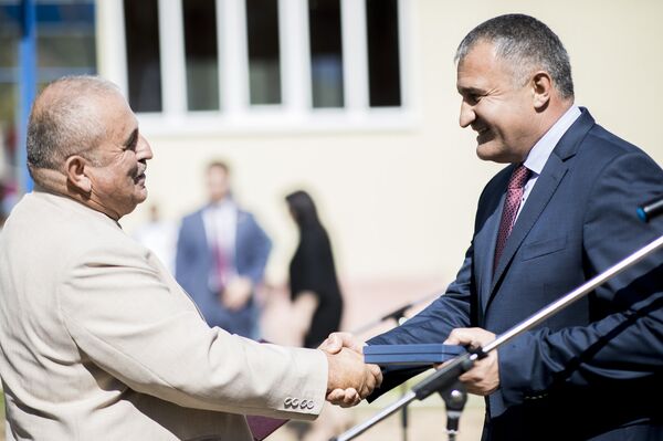 Открытие бюста Коста Хетагурова в поселке Дзау - Sputnik Южная Осетия