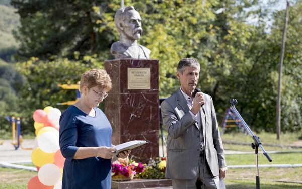 Открытие бюста Коста Хетагурова в поселке Дзау - Sputnik Южная Осетия