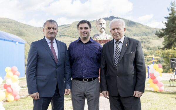 Открытие бюста Коста Хетагурова в поселке Дзау - Sputnik Южная Осетия