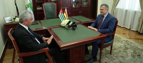 Встреча с президентом Республики Абхазия Раулем Хаджимба Встреча с президентом Республики Абхазия Раулем Хаджимба - Sputnik Южная Осетия