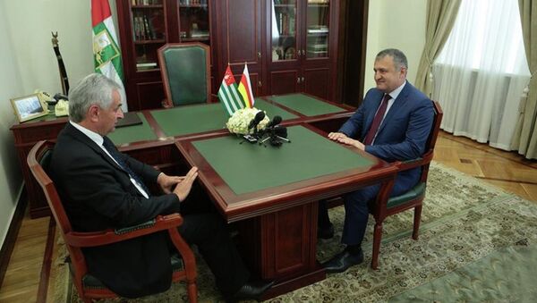 Встреча с президентом Республики Абхазия Раулем Хаджимба - Sputnik Южная Осетия