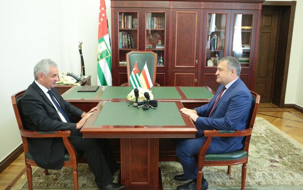 Встреча с Президентом Республики Абхазия Раулем Хаджимба - Sputnik Южная Осетия