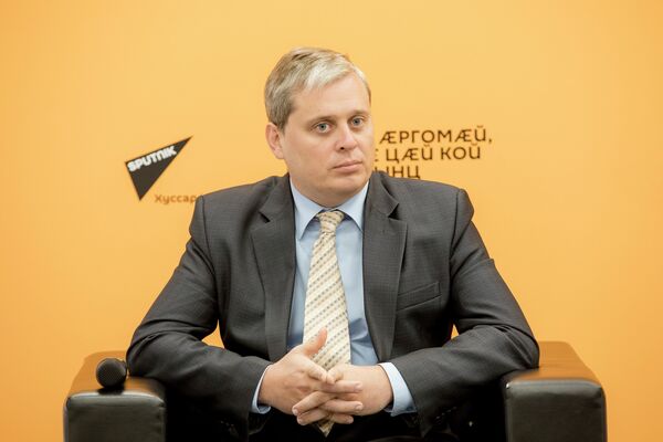 Пресс-конференция с участием российских советников Пресс-конференция с участием российских советников - Sputnik Хуссар Ирыстон