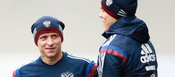 Павел Мамаев, Александр Кокорин (слева направо) во время тренировки Павел Мамаев, Александр Кокорин (слева направо) во время тренировки - Sputnik Южная Осетия