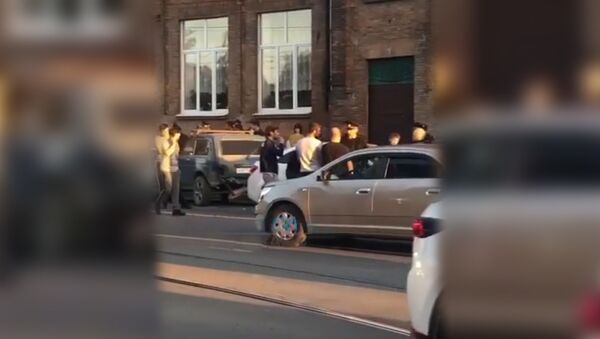 На улице Чкалова водитель Шевроле Круз на большой скорости протаранил припаркованные машины - Sputnik Южная Осетия