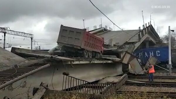 Крушение моста в Приамурье попало на видео: страшные кадры - Sputnik Южная Осетия