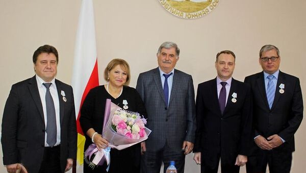 Российских специалистов наградили государственными наградами - Sputnik Южная Осетия