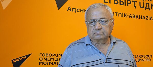 поэт Геннадий Аламиа поэт Геннадий Аламиа - Sputnik Южная Осетия