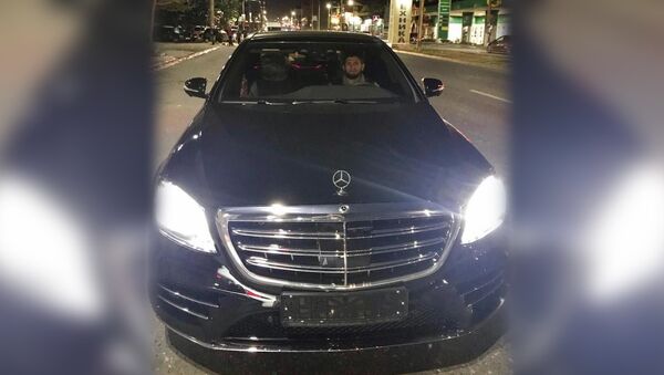 Рамзан Кадыров подарил Хабибу Нурмагомедову Mercedes W222 - Sputnik Южная Осетия