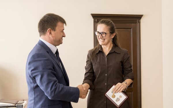 Петр Гассиев наградил альпинистов Южной и Северной Осетии - Sputnik Южная Осетия