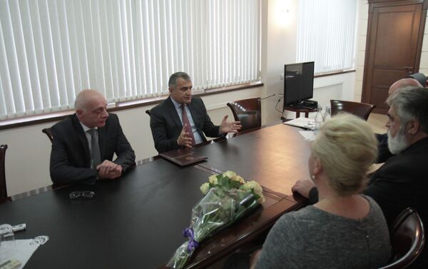 Встреча президента РЮО с почетным консулом в Дальневосточном Федеральном округе - Sputnik Южная Осетия