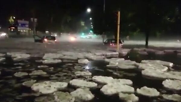 Мощный ливень с градом затопил улицы и метро Рима - Sputnik Южная Осетия