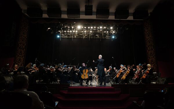В Грозном и Махачкале исполнили Бесланскую симфонию Ацамаза Макоева - Sputnik Южная Осетия