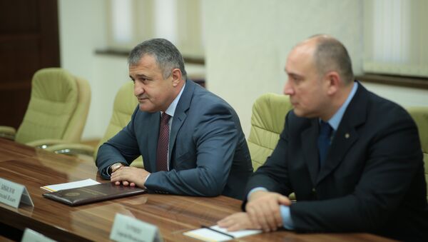 Встреча президента РЮО с российскими медиками - Sputnik Южная Осетия