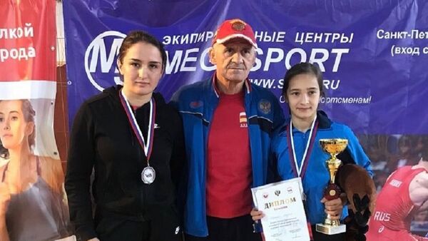 Мадина Марзоева – победительница всероссийских соревнований по вольной борьбе, Нонна Метревели – серебряный призер - Sputnik Южная Осетия