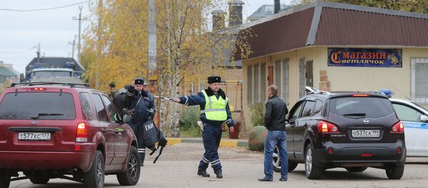 Полиция оцепила деревню Тимошкино, где может скрываться Амиран Георгадзе Полиция оцепила деревню Тимошкино, где может скрываться Амиран Георгадзе - Sputnik Южная Осетия