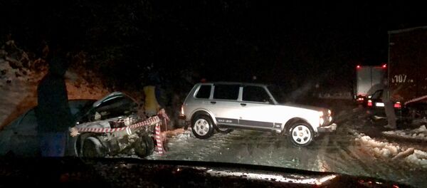 Первый снег на Транскаме застал автомобилистов врасплох Первый снег на Транскаме застал автомобилистов врасплох - Sputnik Южная Осетия