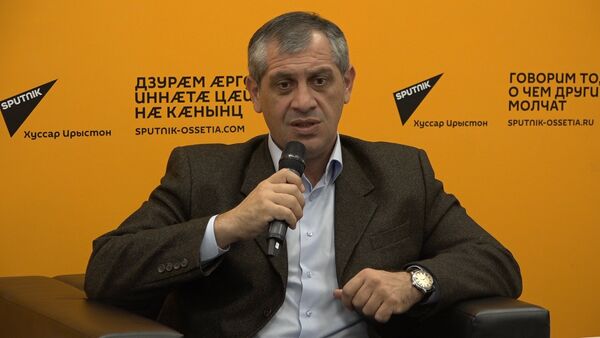 Алан Джуссоев: народ Донбасса ждет мира - Sputnik Южная Осетия