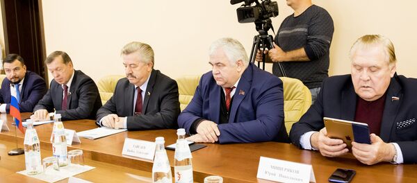 Депутаты Госдумы РФ прибыли в Южную Осетию Депутаты Госдумы РФ прибыли в Южную Осетию - Sputnik Южная Осетия