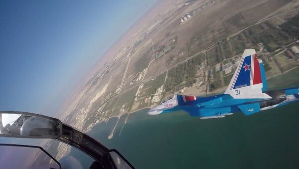 Русские Витязи в Бахрейне показали высший пилотаж - Sputnik Южная Осетия