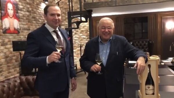 Петросян отметил развод шампанским - Sputnik Южная Осетия