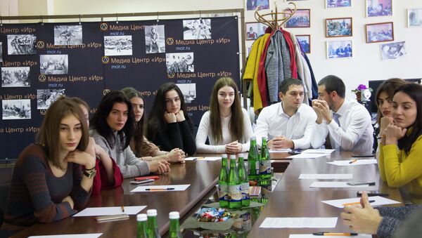 Круглый стол в медиа-центре Ир - Sputnik Южная Осетия