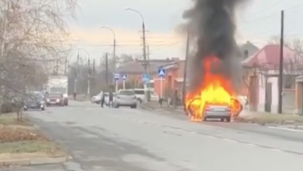 Во Владикавказе загорелся автомобиль Лада Приора - Sputnik Южная Осетия