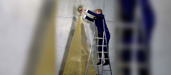 Самая дорогая елка в Европе установлена в Мюнхене Самая дорогая елка в Европе установлена в Мюнхене - Sputnik Южная Осетия