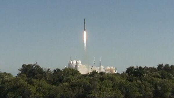 Ракета-носитель Falcon 9 с кораблем Dragon отправилась к МКС - Sputnik Южная Осетия