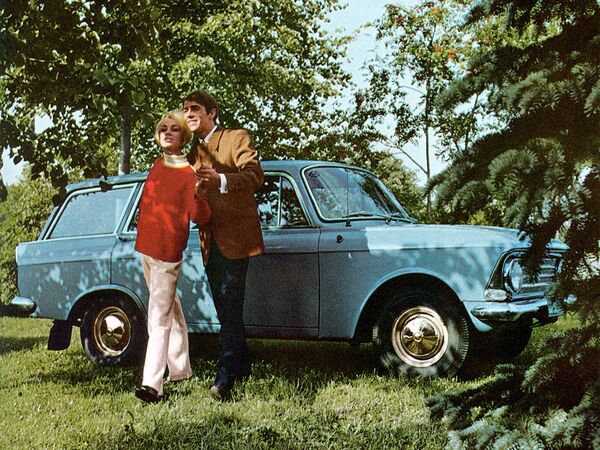 Реклама советского автомобиля Москвич-426 - Sputnik Южная Осетия