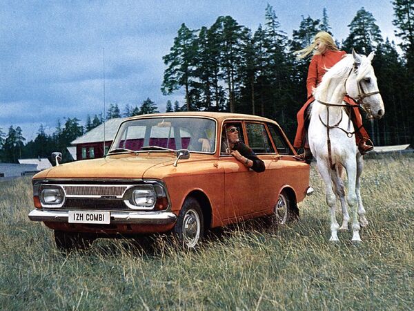 Реклама советского автомобиля Иж-2125 - Sputnik Южная Осетия
