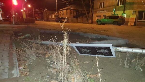 Пьяный водитель допустил столкновение с припаркованной автомашиной - Sputnik Южная Осетия