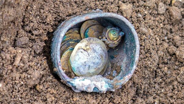 В Израиле нашли золотые монеты времен Крестовых походов - Sputnik Южная Осетия