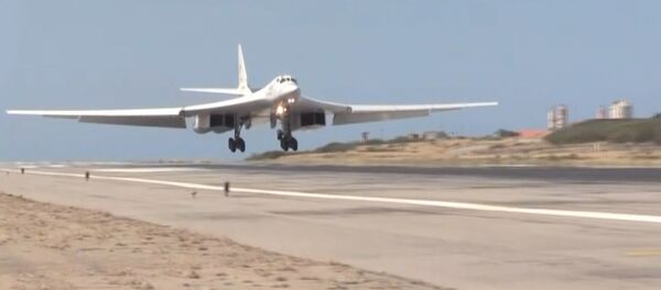 Два бомбардировщика Ту-160 приземлились в Каракасе Два бомбардировщика Ту-160 приземлились в Каракасе - Sputnik Южная Осетия
