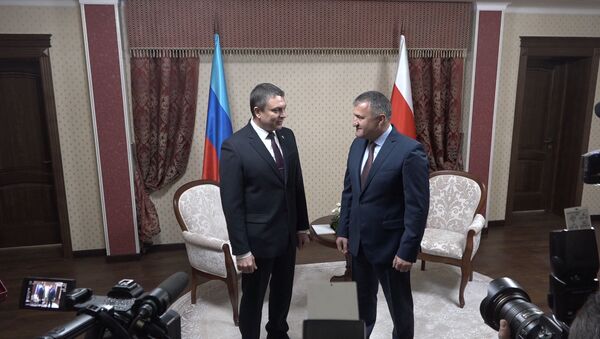 Объединить усилия: о чем говорили на встрече в Цхинвале главы Южной Осетии и ЛНР - Sputnik Южная Осетия