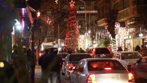 Дамаск украсили праздничными гирляндами и новогодними елками - Sputnik Южная Осетия
