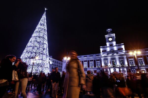 Рождественская ель в Мадриде - Sputnik Южная Осетия