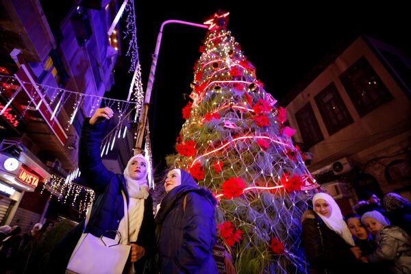 Рождественская ель в Дамаске  - Sputnik Южная Осетия