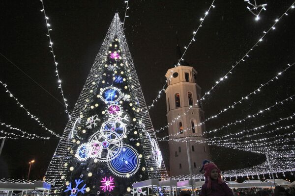 Рождественская ель в Вильнюсе  - Sputnik Южная Осетия