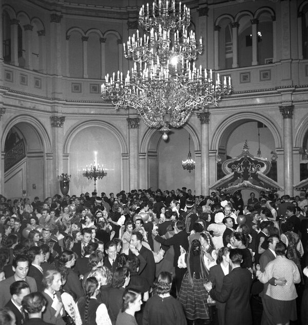Новогодний бал в Большом Кремлевском дворце. 1955 год - Sputnik Южная Осетия