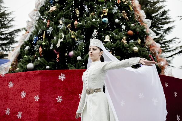 Открытие главной новогодней елки в Южной Осетии - Sputnik Южная Осетия