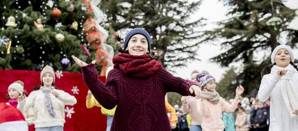 Открытие главной новогодней елки в Южной Осетии Открытие главной новогодней елки в Южной Осетии - Sputnik Южная Осетия