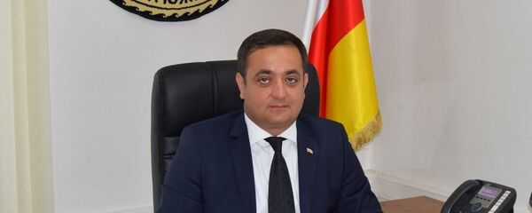Посол Южной Осетии в РФ Знаур Гассиев Посол Южной Осетии в РФ Знаур Гассиев - Sputnik Южная Осетия