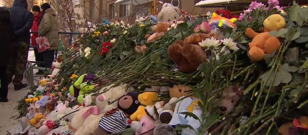 Жители дома в Магнитогорске, где произошел взрыв, вспоминают момент трагедии - Sputnik Южная Осетия